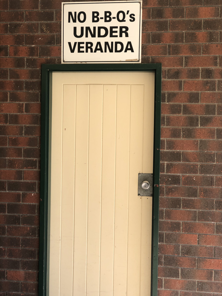 tennis-tourist-angaston-australia-door
