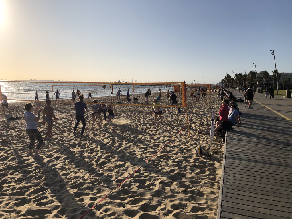 tennis-tourist-st-kilda-australia-beach