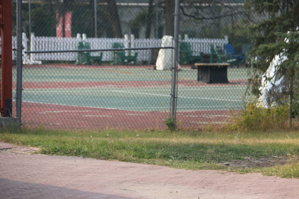 tennis-tourist-jasper park lodge tennis courts