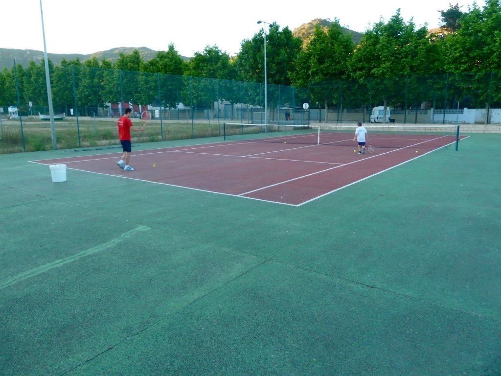 tennis-tourist-hotel-tossa-spain-teri-church