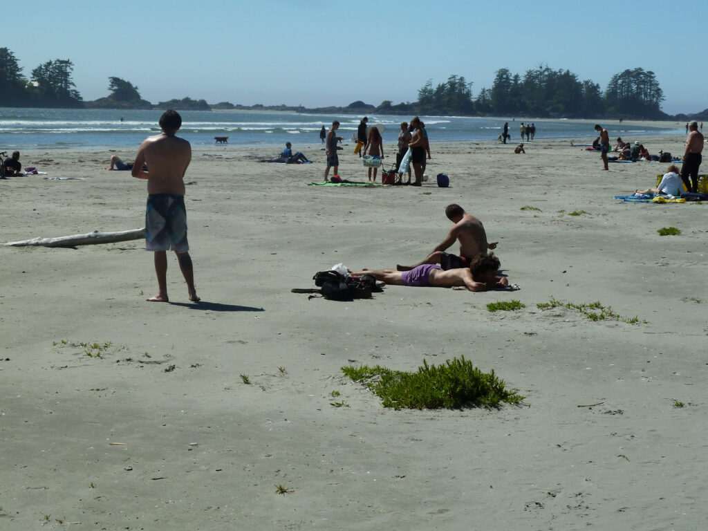 tennis-tourist-tofino-beach-sand