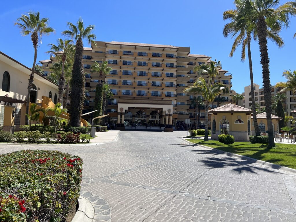 tennis-tourist-villa-del-palmar-cabo-san-lucas-mexico-building-palms